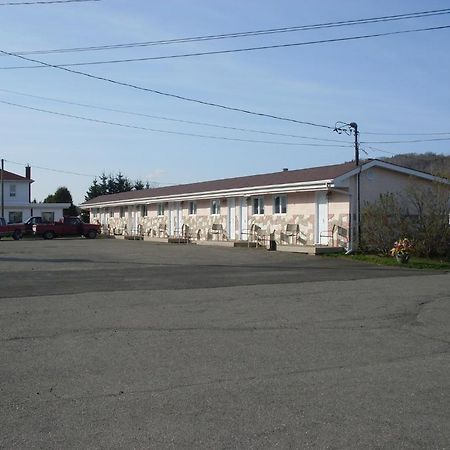 Rose Motel & Cabins Edmundston Exterior photo